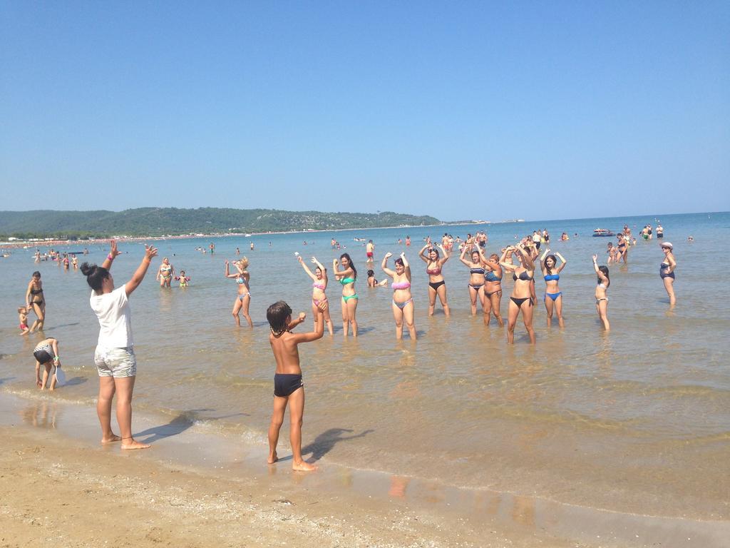 Camping Village Baia Falcone Vieste Exterior foto